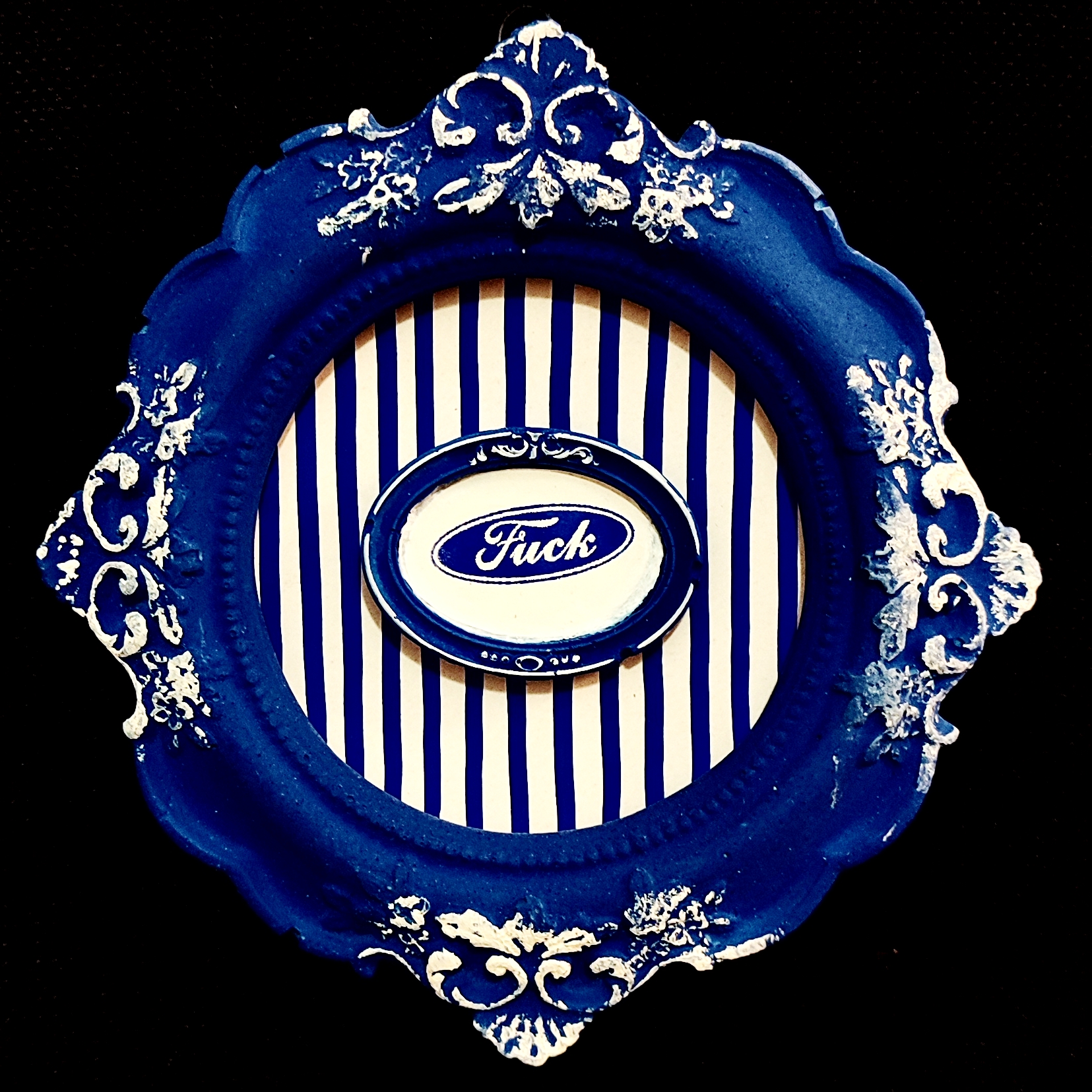 قاب آبی مدل Ford?